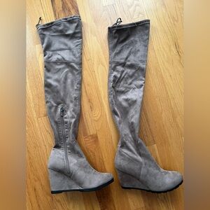 NWOT - Catherine Malandrino Taupe Over the Knee Wedge Bartley Boots. Size 9